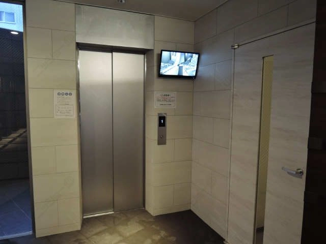 エレ  ベーター