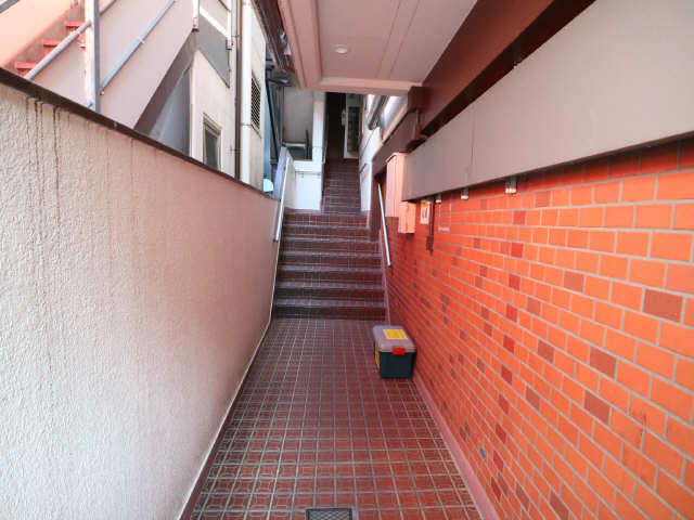 丸美シャトー大須 7階 エントランス