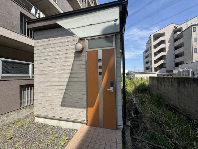 倉庫外観