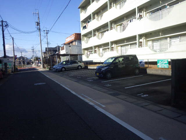 コーポ吉祥 2階 駐車場