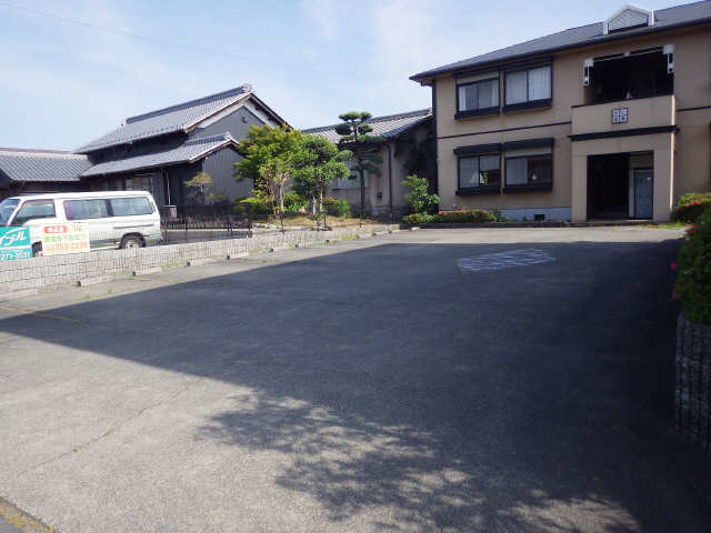 SUNVILLAGE ASANO 2階 駐車場