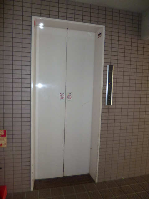 フォレスト岐阜 1階 エレベーター