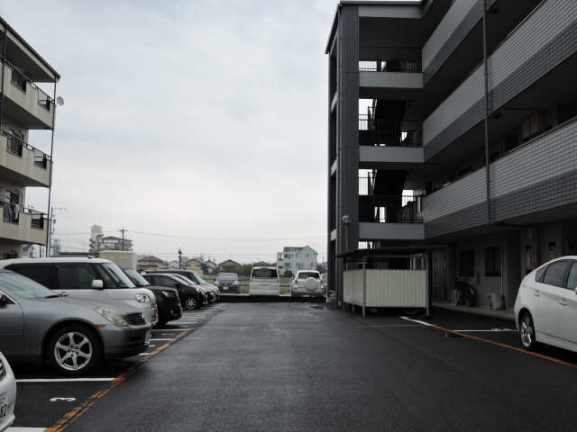 リンピア水主町 4階 駐車場