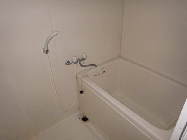 メゾンサファイヤ 6階 浴室