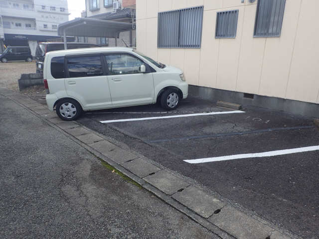 コーポ松尾 3階 駐車場