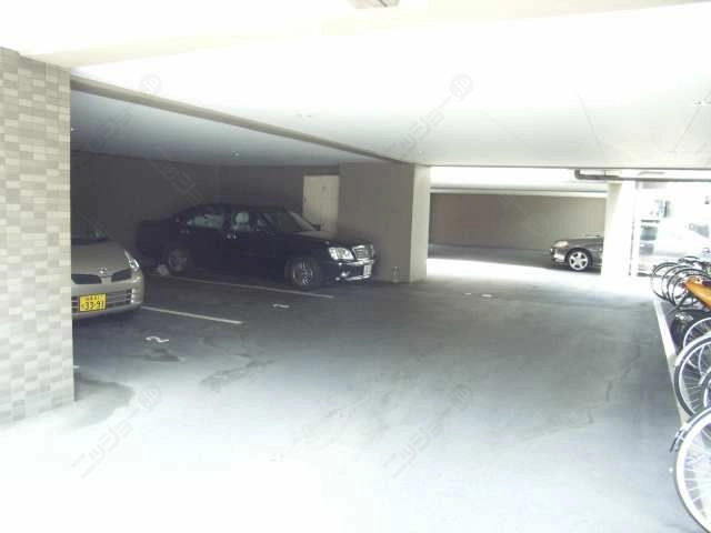 屋内駐車場
