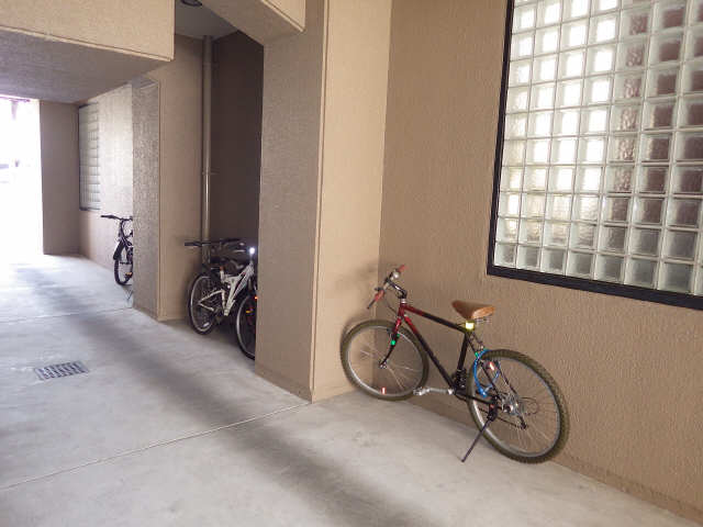 駐��輪場
