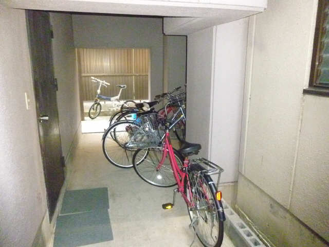 ツツミフローレ 4階 駐輪場