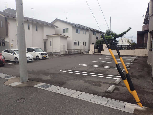 グラード 2階 駐車場