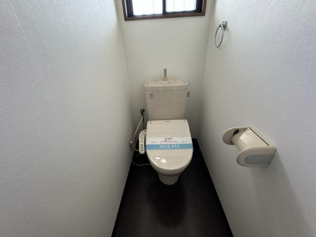 クレスト三里 2階 WC