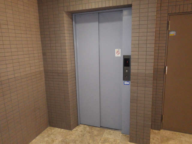 メゾンド鏡島 5階 エレベーター