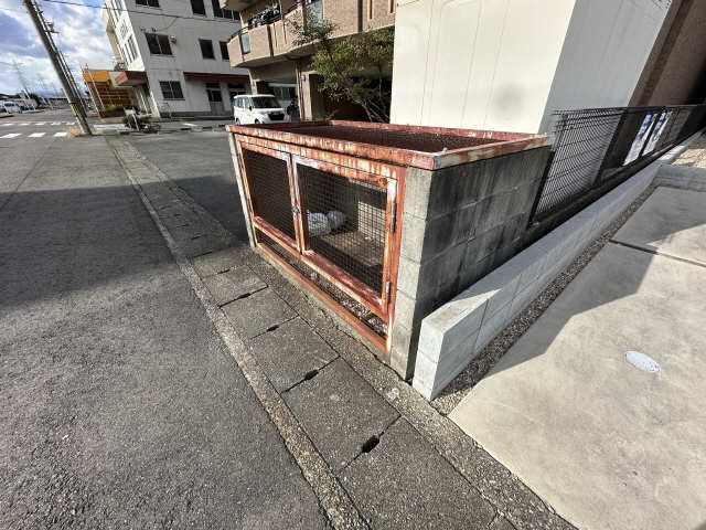 ごみ置き場