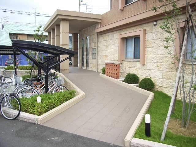 自転車置場アプローチ