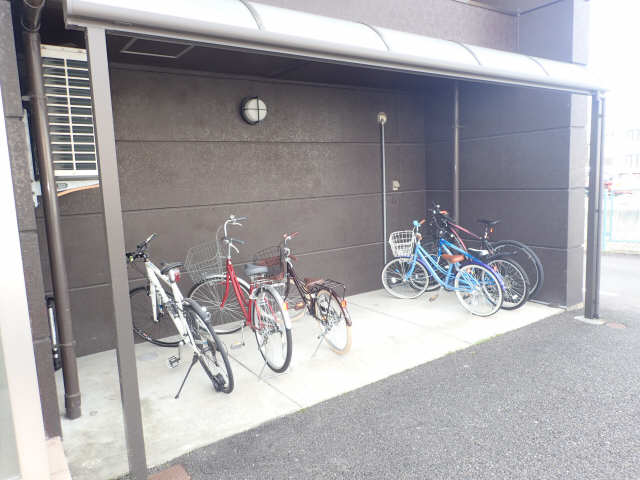 レジデンス　ヨシヤマ 4階 駐輪場