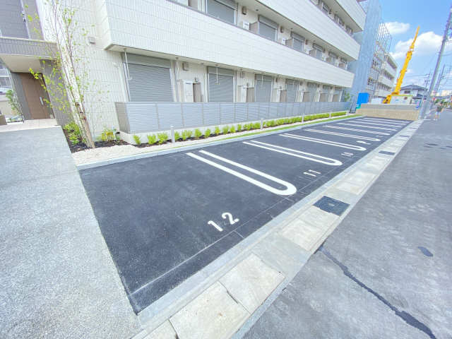 メゾン加納栄町通Ｅ 4階 駐車場