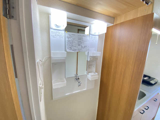 洗濯機置き場上部