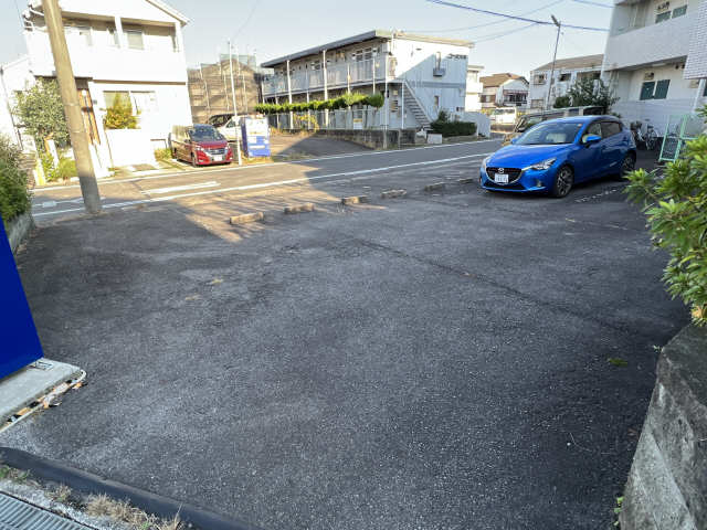 長谷川マンション 3階 駐車場