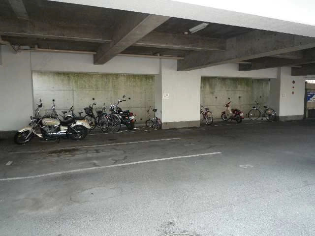 駐車場・駐輪場