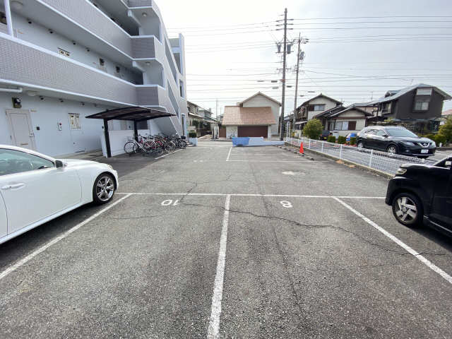 グリーンビレッジ 2階 駐車場