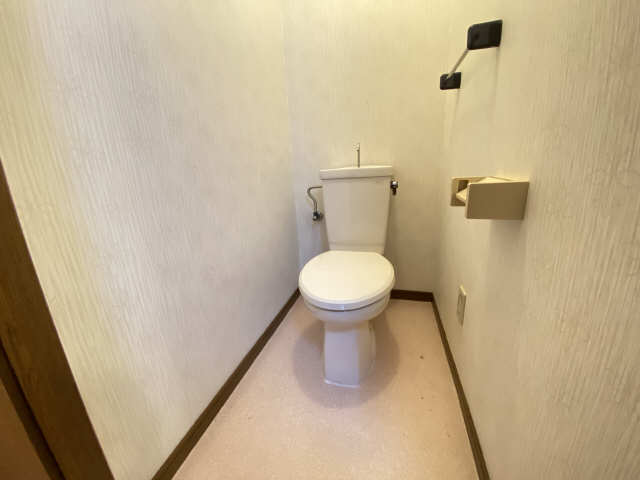 リバティ川本 2階 WC