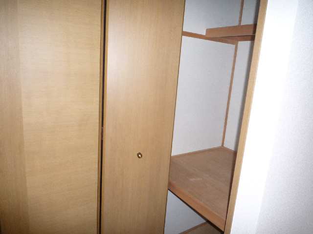 西洋間収納