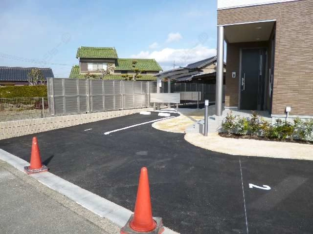 駐車場(西側)