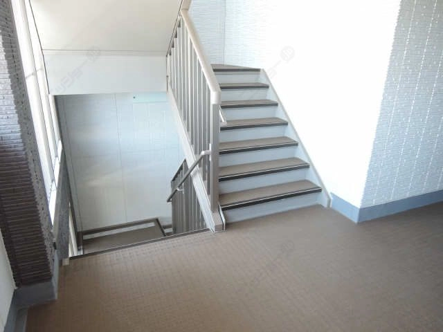 共用階段