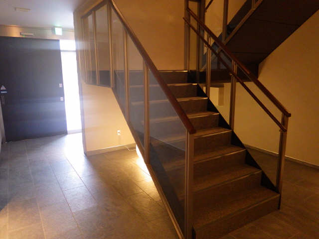 ＰＲＩＭＵＳ 1階 室内階段