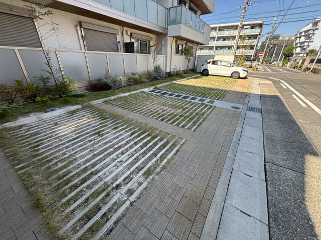 セレーノ宝が丘 3階 駐車場