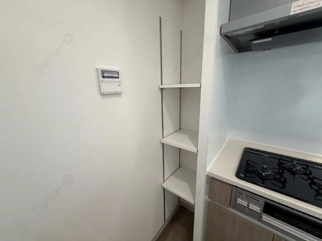 キッチン横収納