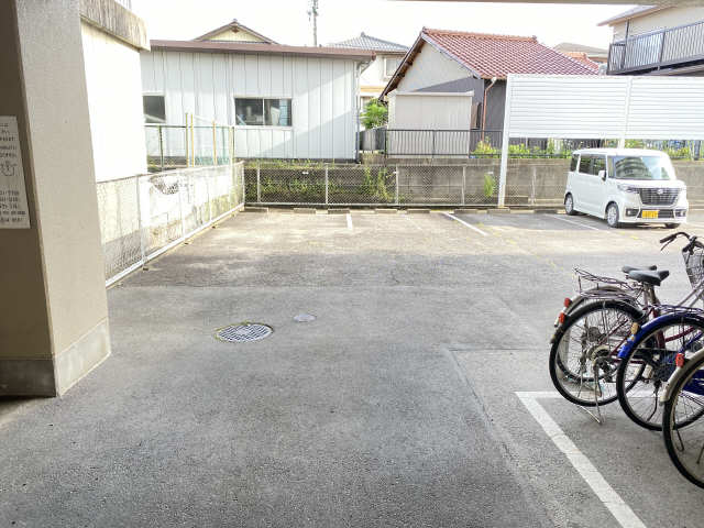 マンション島田 6階 駐車場