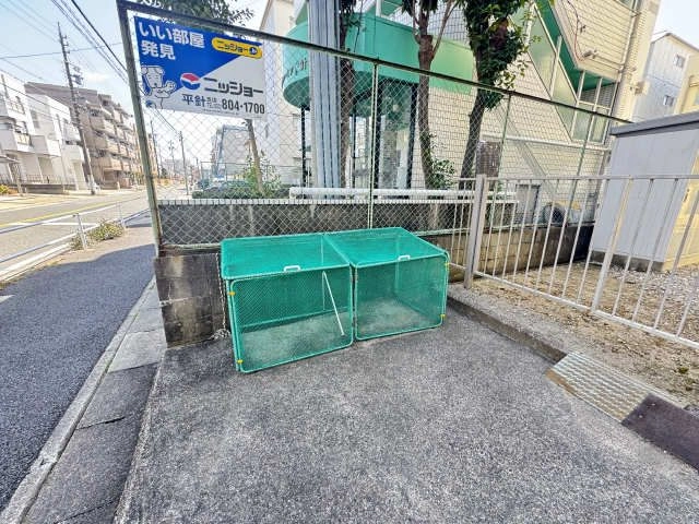 敷地内ゴミ置き場