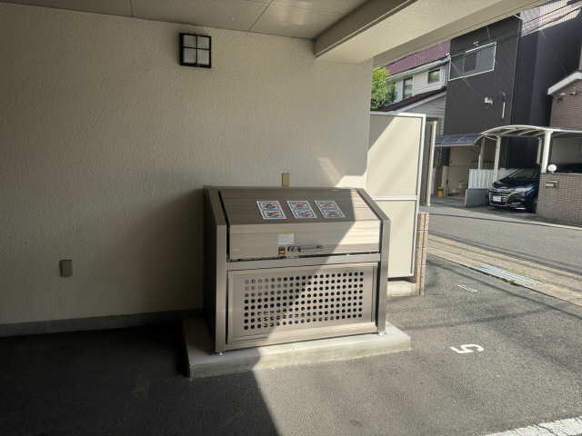 ゴミ置き場