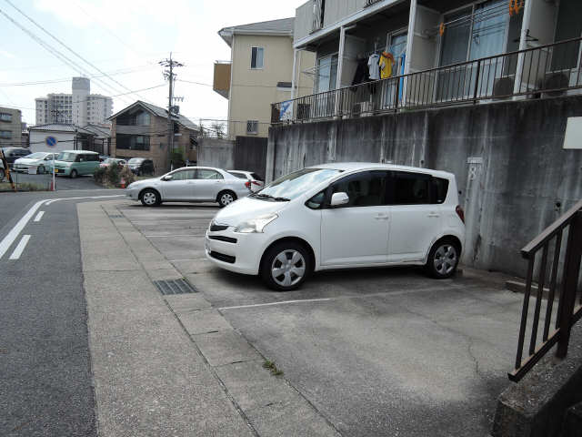 フレグランス大坪 1階 駐車場