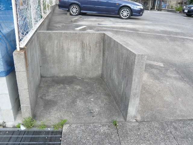 ゴミ捨て場