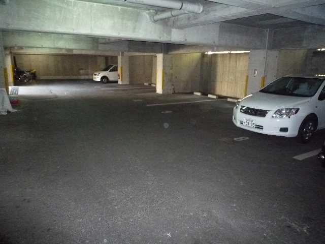 屋内駐車場