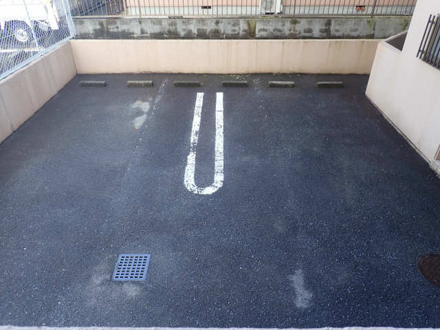 ＢＵＩＬＤ植田 3階 駐車場