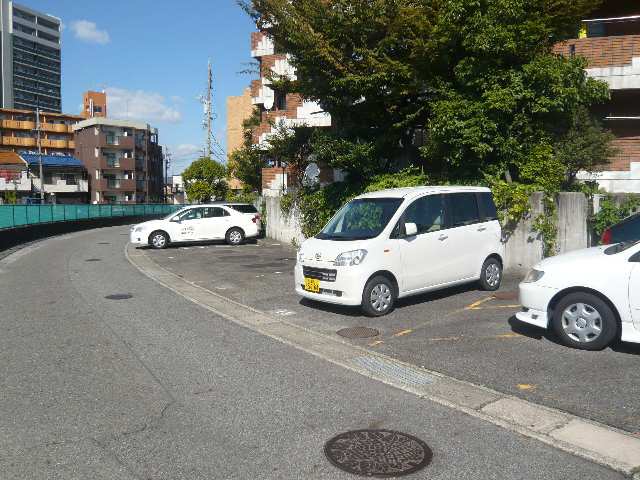 ロアール赤池 1階 駐車場