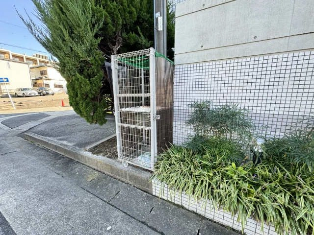 敷地内ゴミ置き場