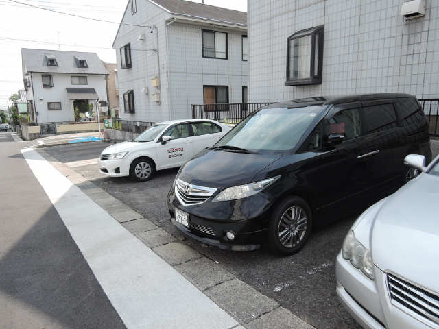 アドザックス桃山Ｆ棟 1階 駐車場