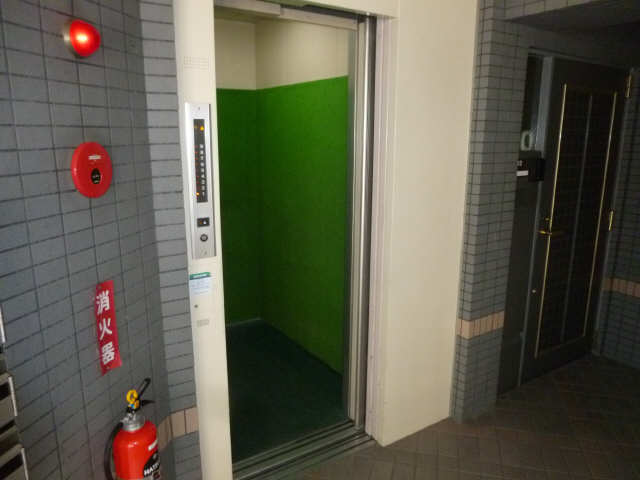 エレベーター