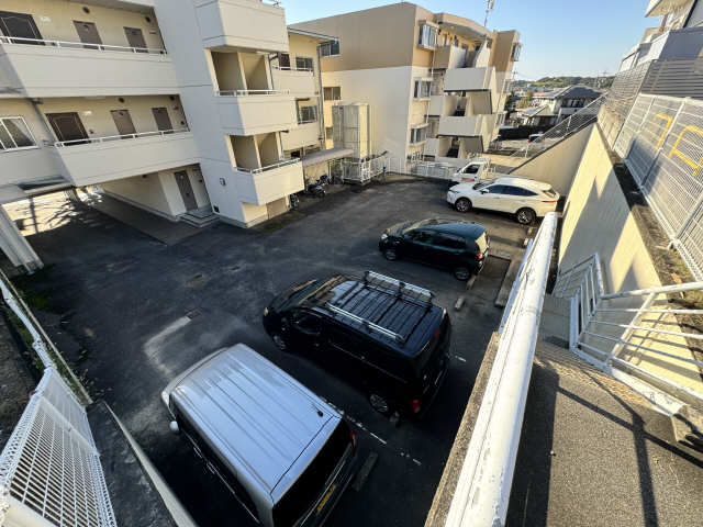 駐車場・南側