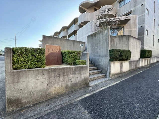 マンションプレート・アプローチ