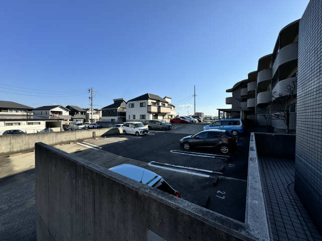駐車場・北側