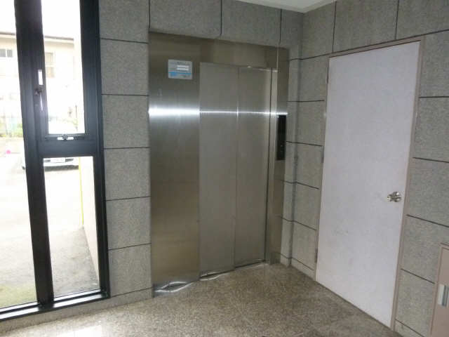 フローラ９８ 5階 エレベーター