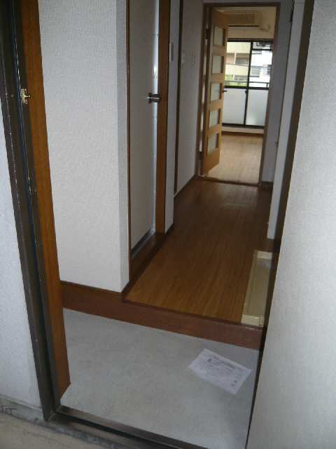 玄関より