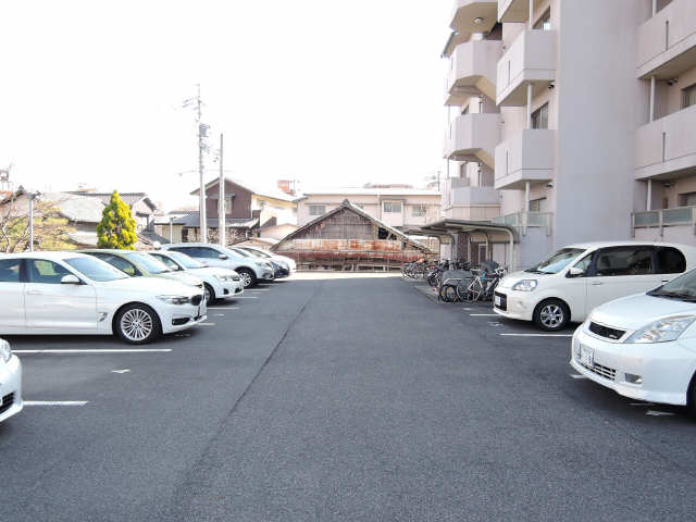 水野マンション 3階 駐車場