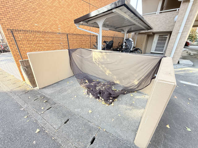 敷地内ゴミ置き場