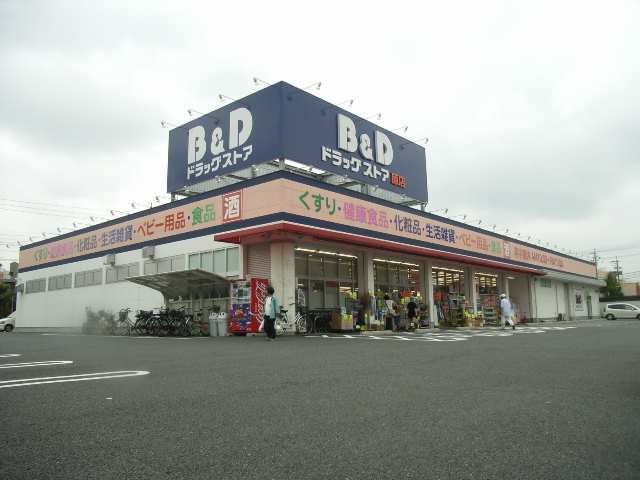 ストアー（徒歩5分）