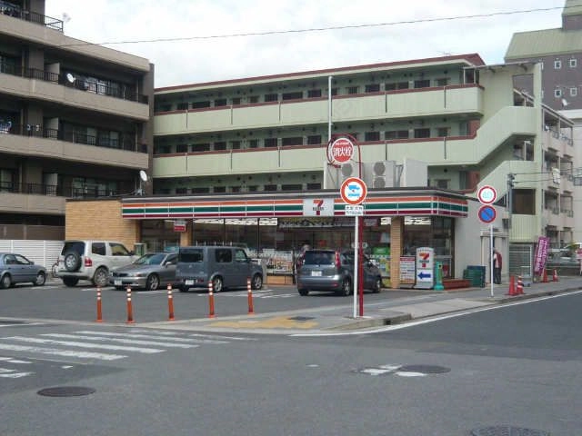 コンビニ徒歩4分